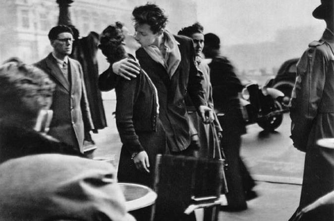 small-group-walking-tour-where-to-kiss-in-paris-in-paris-475640.jpg